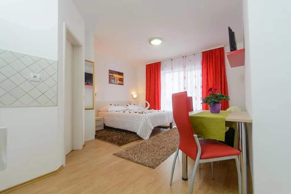Apartments Mijo Trogir