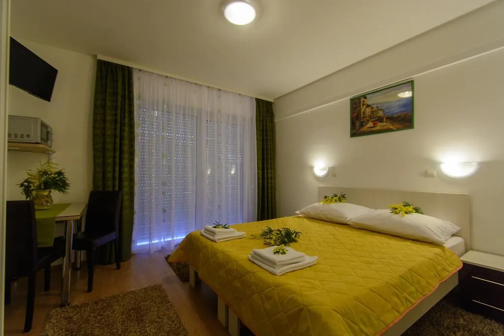 Apartments Mijo Traù 0*,  Croazia