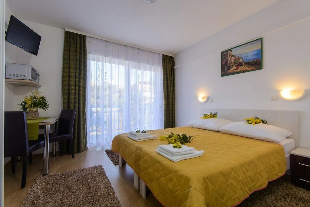 Apartments Mijo Traù